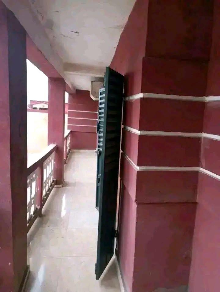 Maison 8 pièces titrée et bornée — Ambatomaro, Antananarivo - photo 3