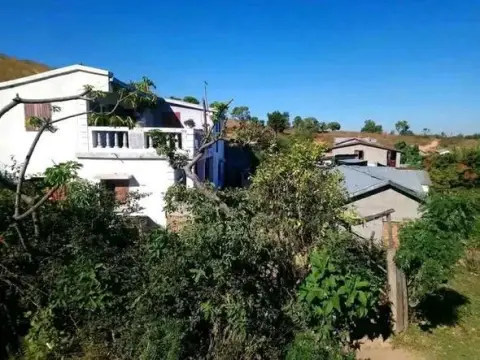 Maison 7 ch. 200 m² à vendre — Ilafy — 55 000 000 Ar | Fonenako