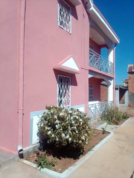 Maison 2 ch. à vendre — Antsirabe - photo 2