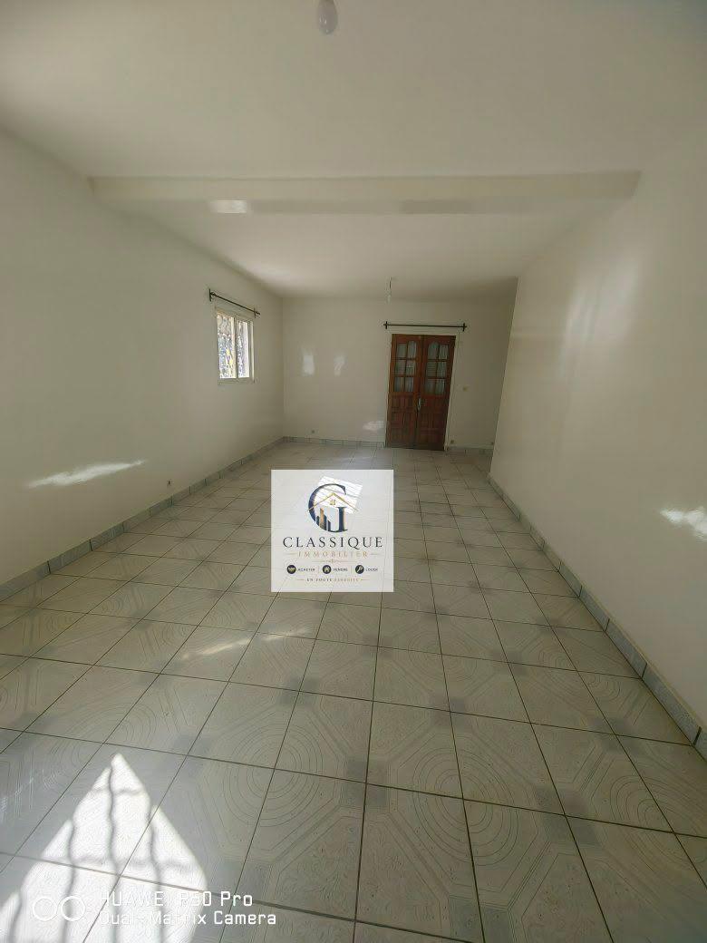 Appartement T3 au rez-de-chaussée, 2 chambres à louer - photo 1