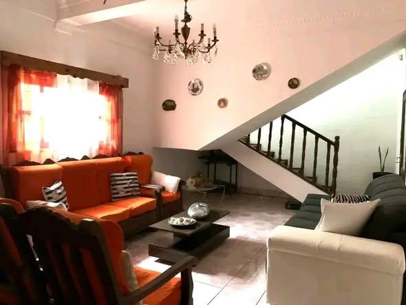 Immeuble à louer — Toamasina - photo 3