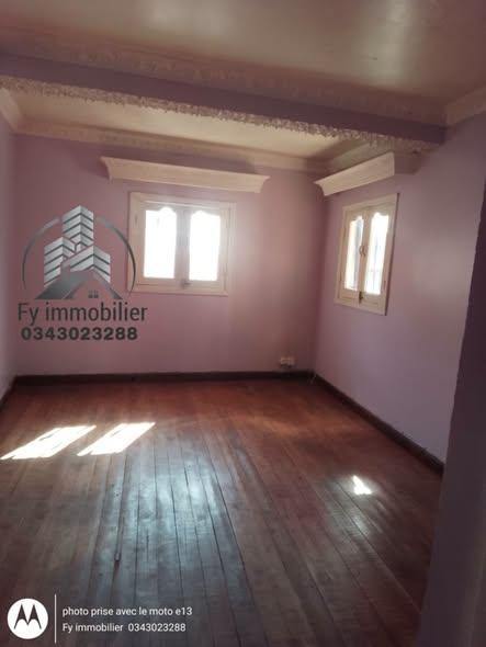 Maison 5 ch. à louer — Ambohimanarina - photo 2