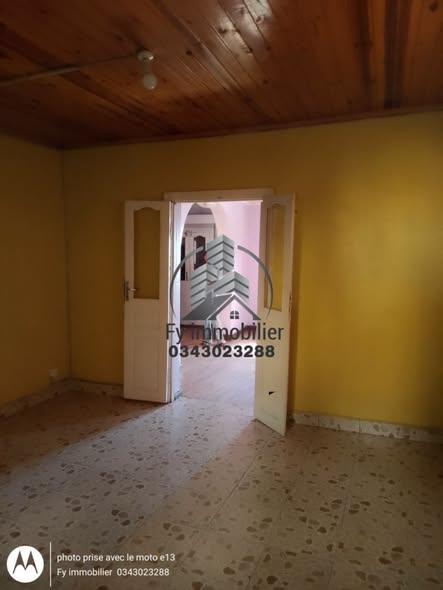 Maison 5 ch. à louer — Ambohimanarina - photo 4