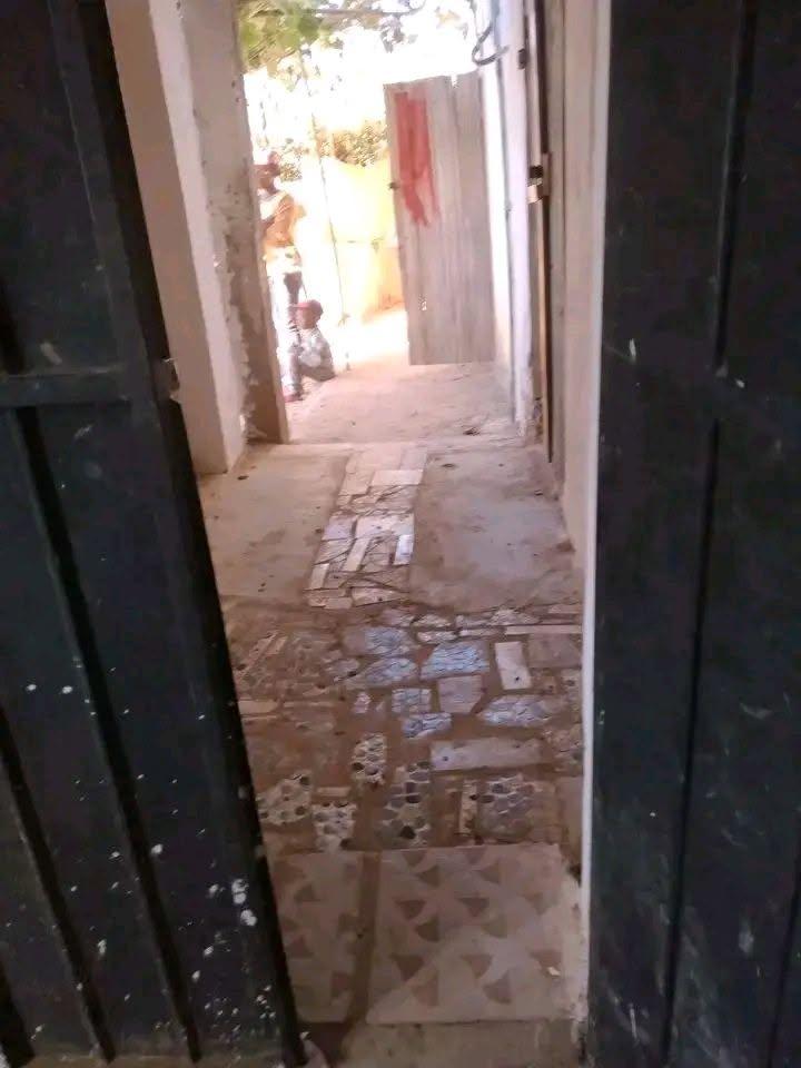 Trano ahofa 2 pièces au rez-de-chaussée — Ambohidroa, Antananarivo - photo 5