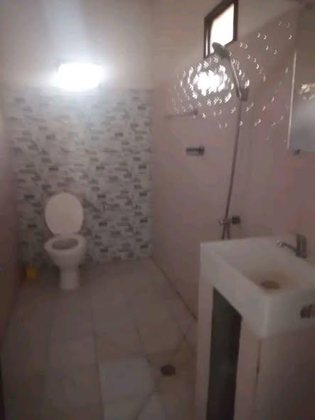 Maison 2 ch. à louer — Ambohidratrimo - photo 5