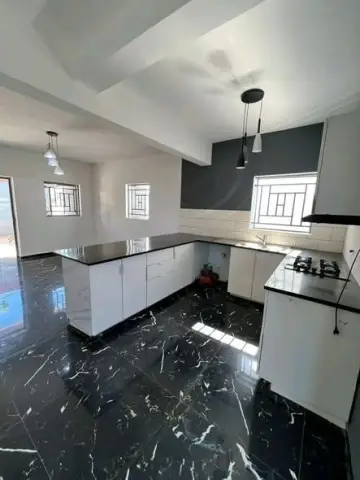 Appartement 2 ch. à louer — Toamasina