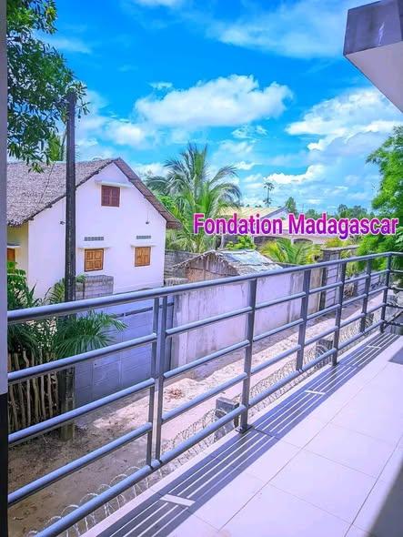 Maison 5 ch. à louer — Toamasina - photo 1