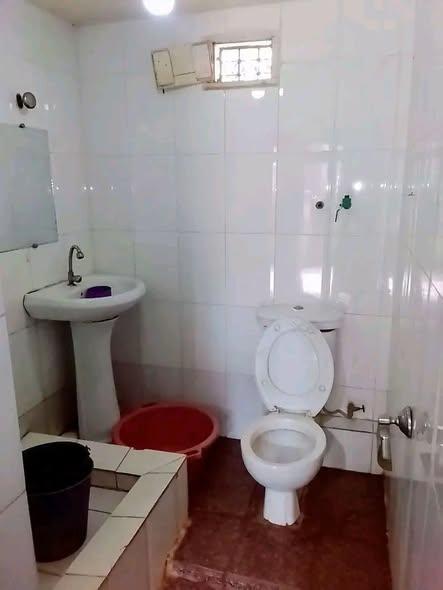 Maison 1 ch. à louer — Ambohipo - photo 2