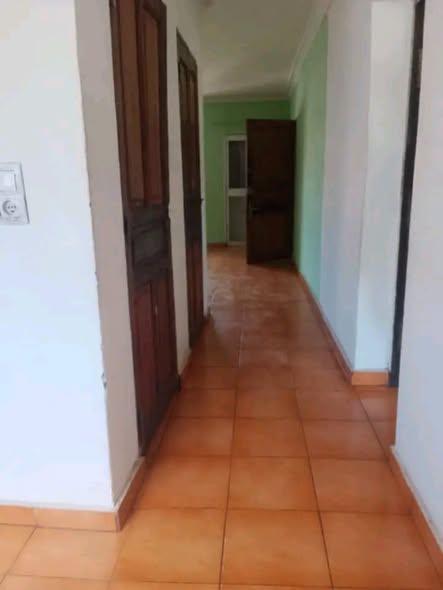 Maison 2 ch. à louer — Ambohipo - photo 2