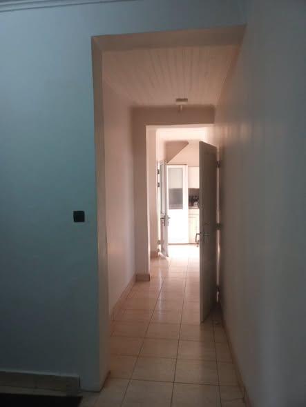 Appartement 3 ch. à louer — Ambohibao - photo 4