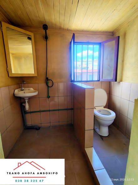 Trano Ahofa 1 ch. à louer — Andohanimandroseza - photo 1