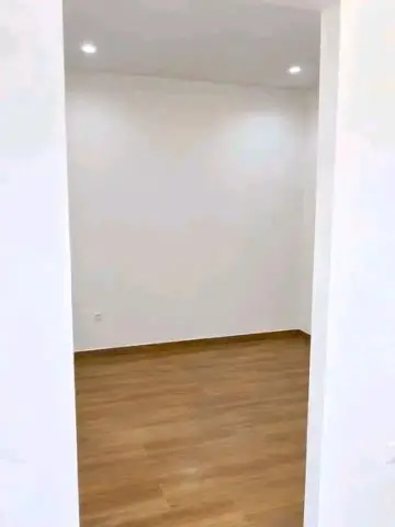 Bureau 1 ch. à vendre — Namontana