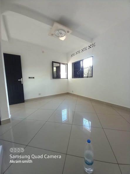 Maison 1 ch. à louer — Ambany - photo 2