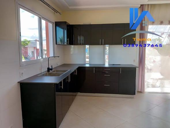Appartement 3 ch. à louer — Toamasina - photo 1