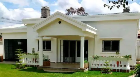 Maison 3 ch. à louer — Morondava… — 3 500 000 Ar | Fonenako