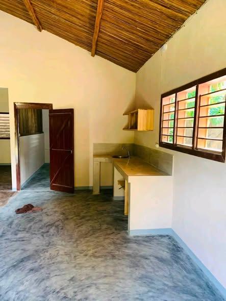 Maison à louer — Ambondrona - photo 1