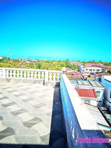 Appartement 4 ch. à louer — Toamasina - photo 1