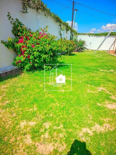 Maison 4 ch. 70 m² à louer — Talatamaty - photo 2