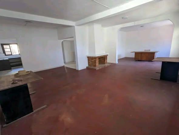 Bureau 4 ch. à louer — Manakambahiny - photo 3