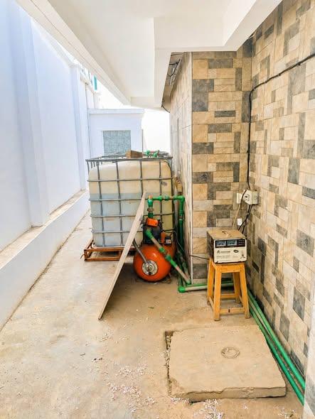 Maison 8 ch. à vendre — Ambatomaro - photo 1