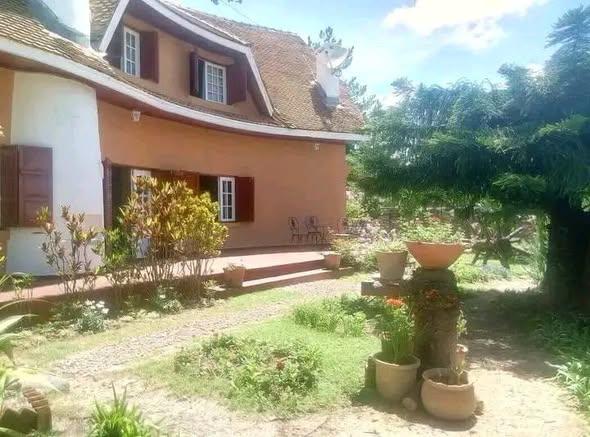 Appartement 4 ch. à louer — Ambolokandrina - photo 2