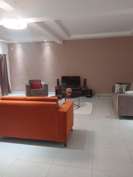 Maison 3 ch. à louer — Toamasina - photo 2