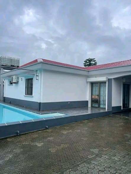 Maison 3 ch. à louer — Toamasina - photo 2