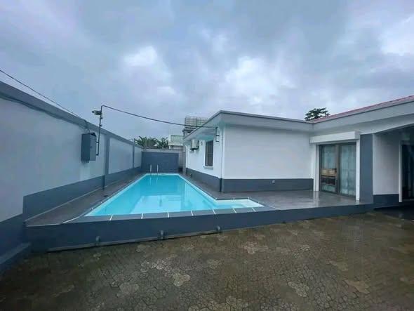 Maison 3 ch. à louer — Toamasina - photo 3