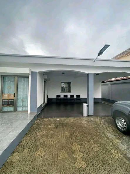 Maison 3 ch. à louer — Toamasina - photo 4