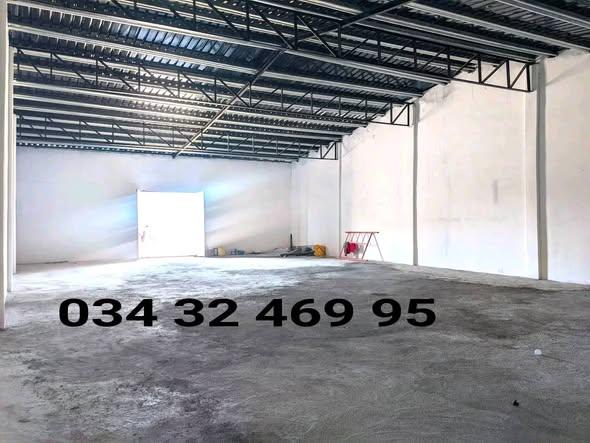 Entrepôt 250 m² à louer — Toamasina - photo 5