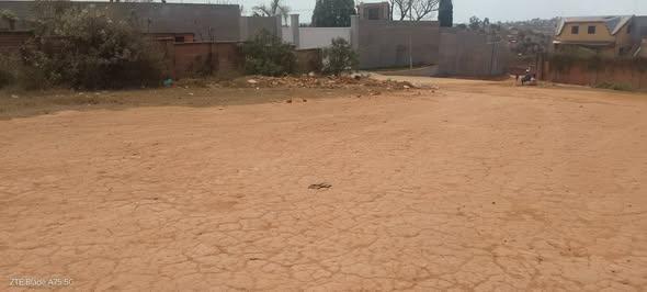 Terrain 3 600 m² à vendre — Ambohidratrimo - photo 2