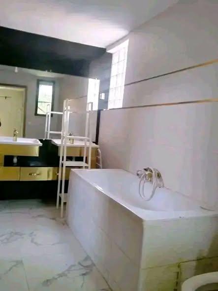 Maison 3 ch. à louer — Ambohibao - photo 3