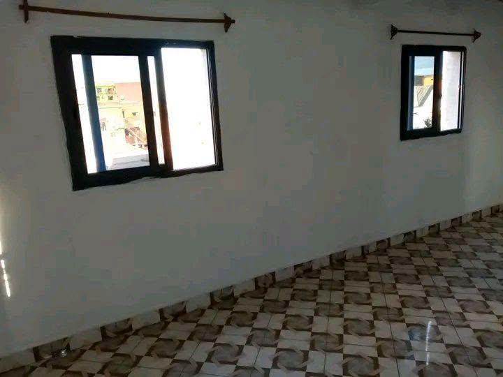 Trano ahofa 2 pièces au 2e étage — Namontana, Antananarivo - photo 1