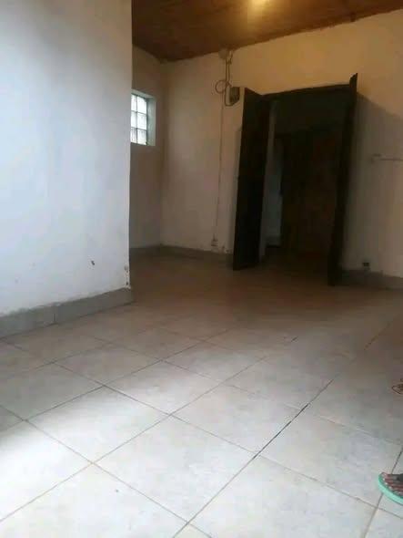 Maison 2 ch. à louer — Andohanimandroseza - photo 2