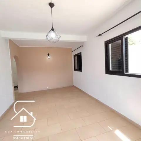 Immeuble 1 pièce à louer — Mandrosoa 1… — 1 600 000 Ar | Fonenako