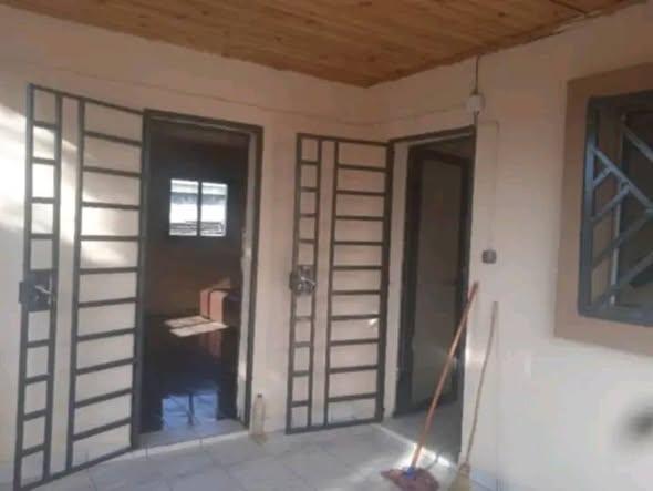 Maison 3 ch. à louer — Antehiroka - photo 1