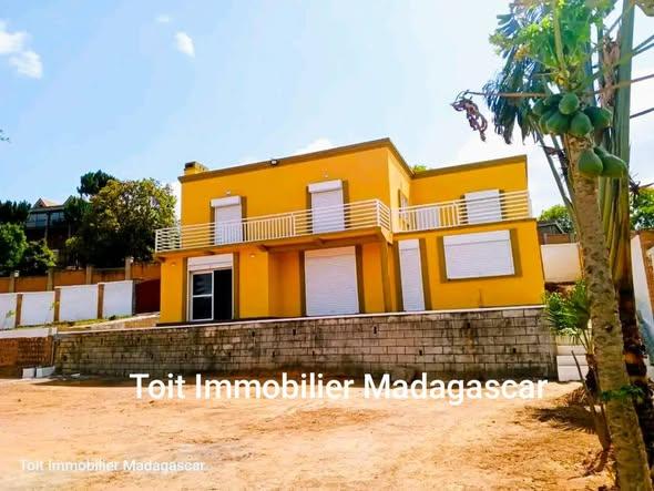 Maison 1 ch. à vendre — Ambohidratrimo - photo 1
