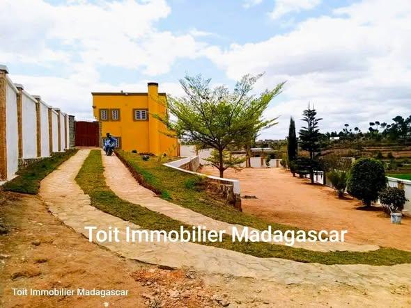 Maison 1 ch. à vendre — Ambohidratrimo - photo 2