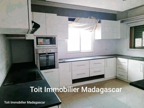 Maison 1 ch. à vendre — Ambohidratrimo - photo 4