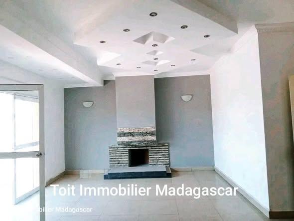 Maison 1 ch. à vendre — Ambohidratrimo - photo 5