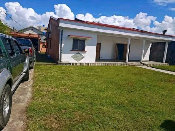 Maison 4 ch. à louer — Toamasina - photo 1