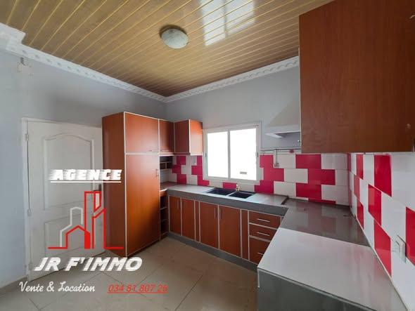 Immeuble 3 ch. à louer — Ambohitrarahaba - photo 3