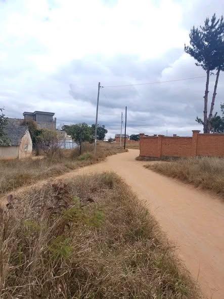 Terrain 800 m² à vendre — Ambatobe - photo 1