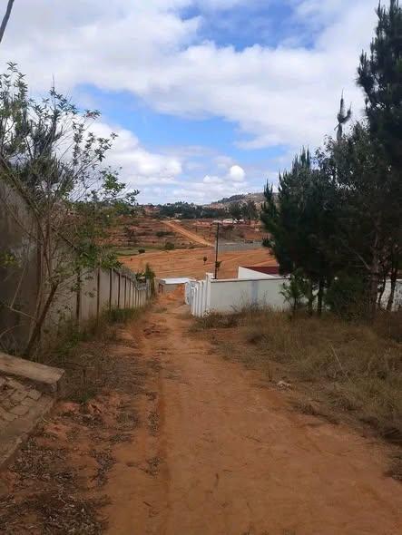 Terrain 800 m² à vendre — Ambatobe - photo 2