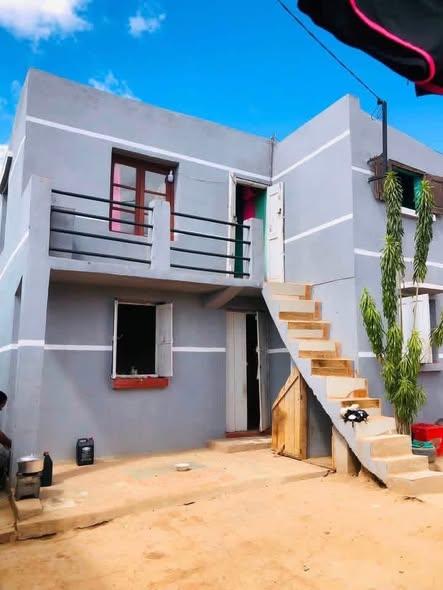 Maison 1 ch. à louer — Ambohimangakely - photo 1
