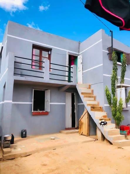 Maison 1 ch. à louer — Ambohimangakely - photo 2