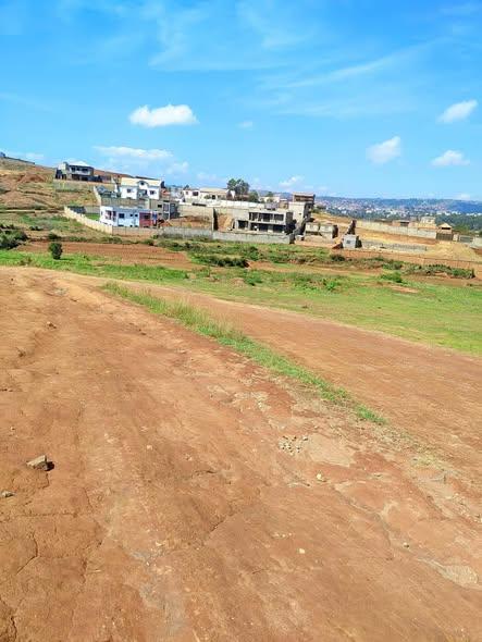 Terrain 2 800 m² à vendre — Ambohijanaka - photo 2