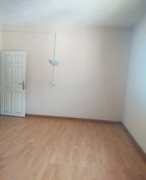 Maison 2 ch. à louer — Talatamaty - photo 5