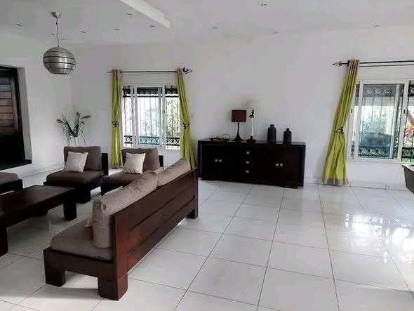 Maison 4 ch. à louer — Mahajanga - photo 5