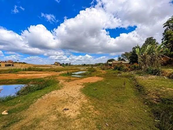 Terrain 900 m² à vendre — Ambatolampy - photo 1